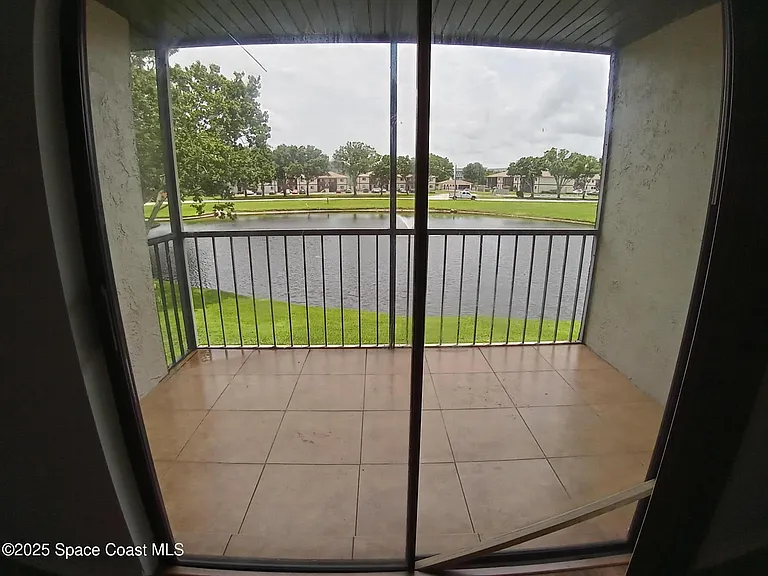 1800 University Ln #106 — Photo 11