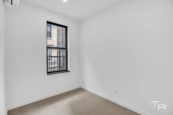 Rented by Tahari Realty LLC | media 6