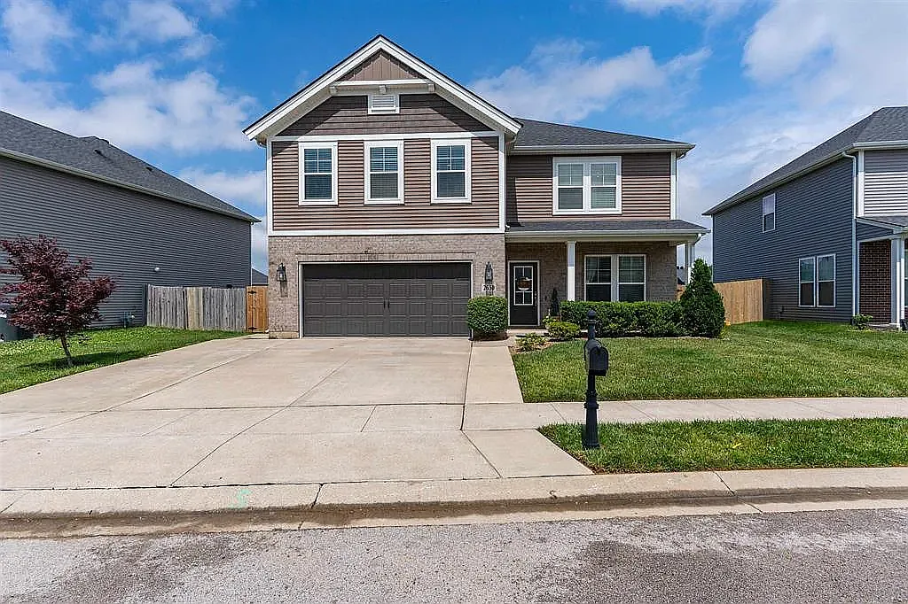 4 bed, 2562 sqft, $2,500 — Photo 1