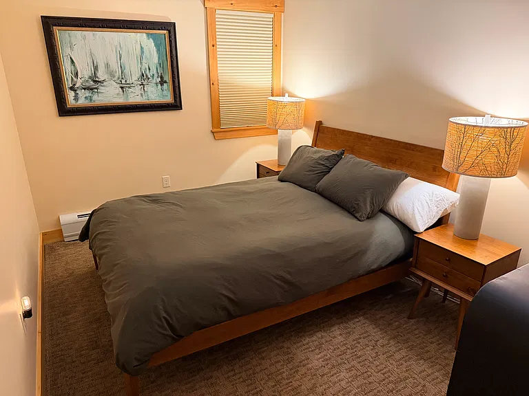 Bedroom 2 - Queen Bed