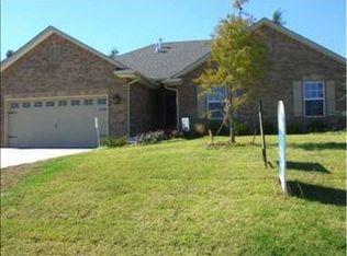 2400 Whispering Pine Blvd, Shawnee, OK 74804