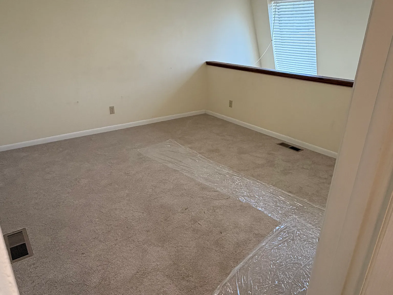 419 W Cherokee Dr — Photo 2