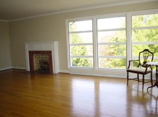 15 Holly Hill Ct, Greenville, SC 29609