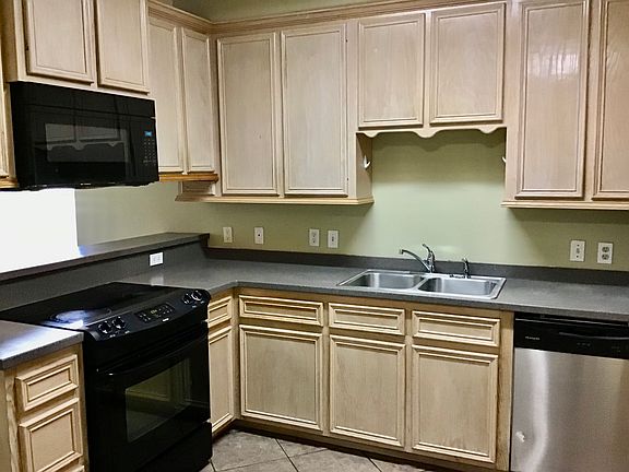 3rd image of 15433 Palmira Ave APT B