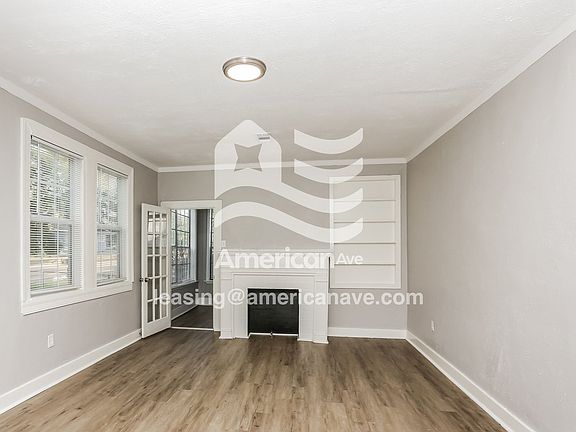 926055_004_wm_-_living_room_13144425.jpg