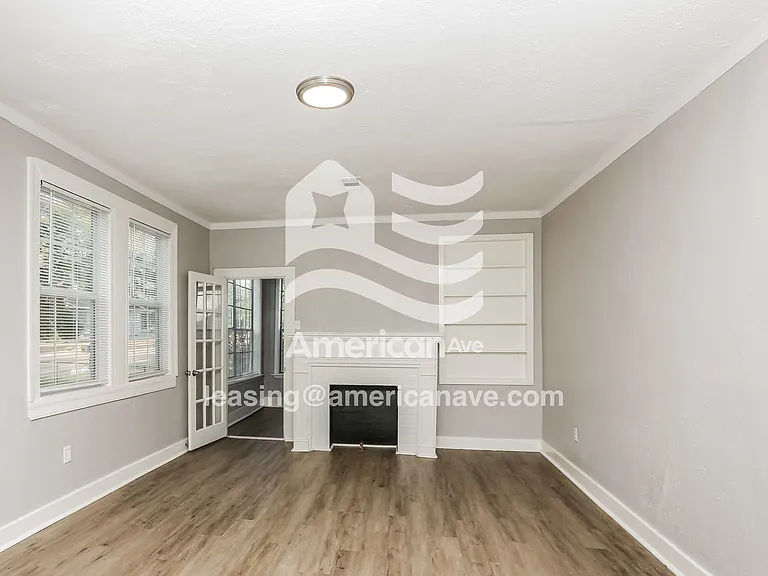 926055_004_wm_-_living_room_13144425.jpg