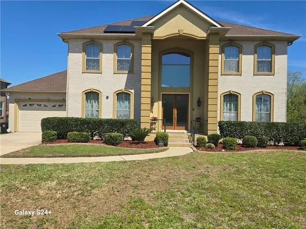 160 Oakmont Dr, New Orleans, LA 70128