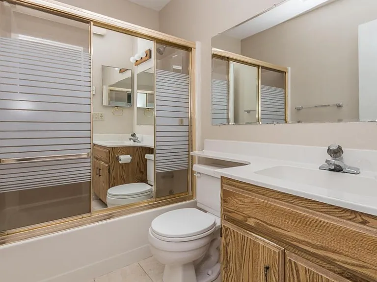 2nd Bathroom