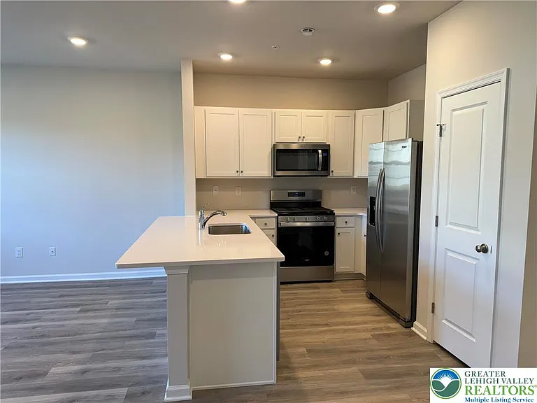 1278 Susan Cir — Photo 6