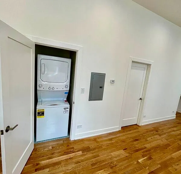 1924 S Throop St #1 — Photo 13