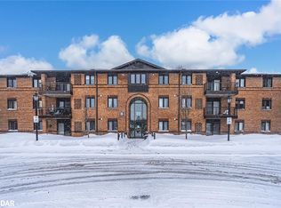 10 B Coulter St #212, Barrie, ON L4N6R9