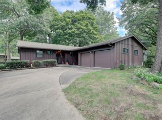 5916 W 78th St, Prairie Village, KS 66208