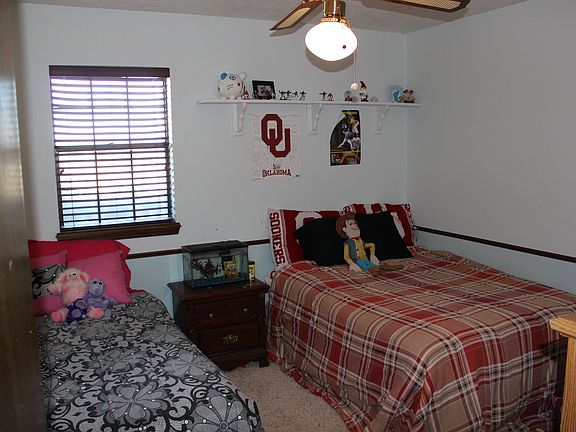 3rd image of 207 Tanglewood Dr