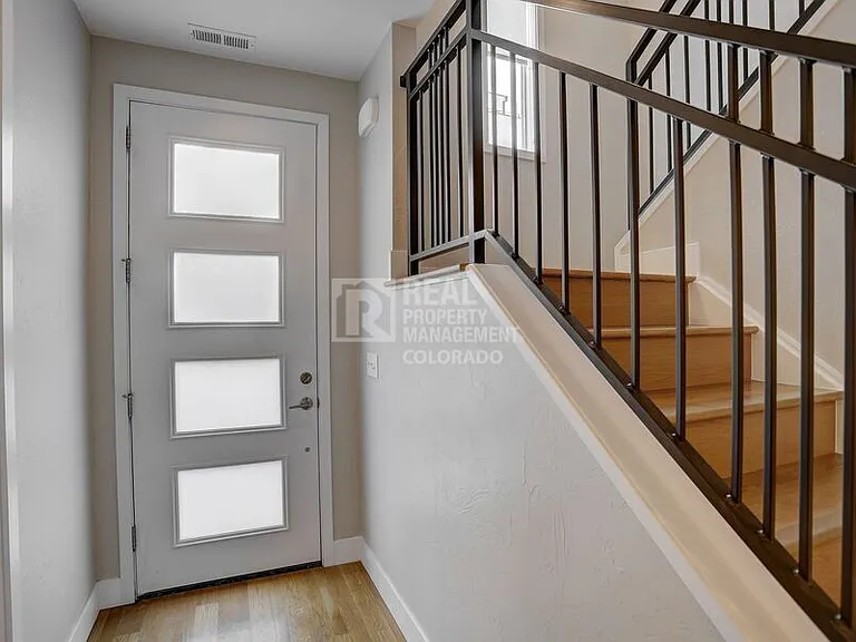 1227 N Perry St — Photo 4