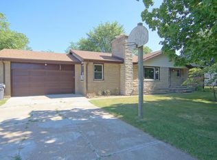 1685 S Cherry Dr, Stevensville, MI 49127