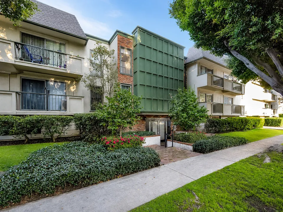 3640 Cardiff Ave #206