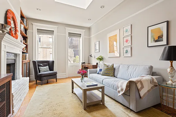 Sold by Compass | media 1