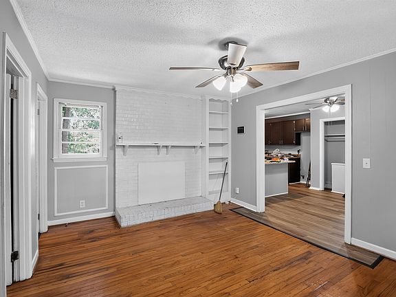 4th image of 114 Folkstone St