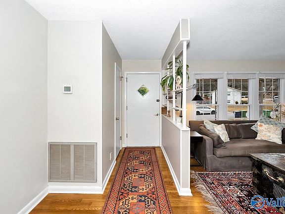 4th image of 518 Ronald Dr SE