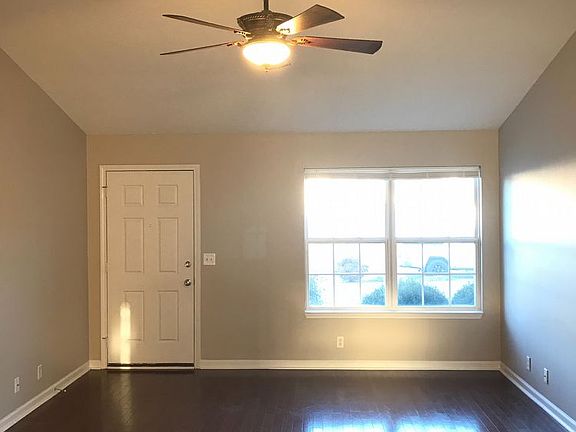 4th image of 1245 Eastwoods Dr