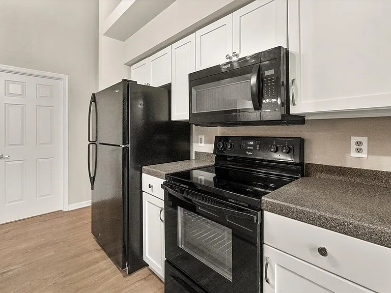 2400 Dominion Dr #3E — Photo 12