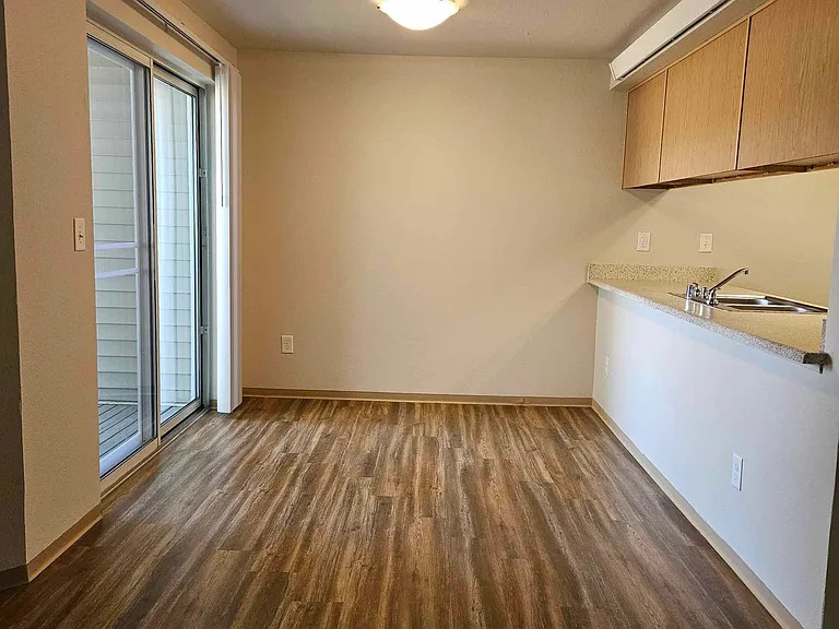 The Lexington Apartments — Photo 12