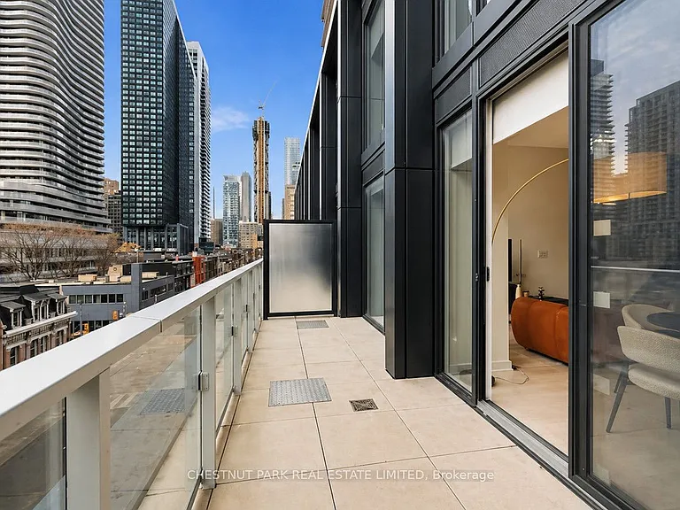 18 Maitland Ter #405 — Photo 31