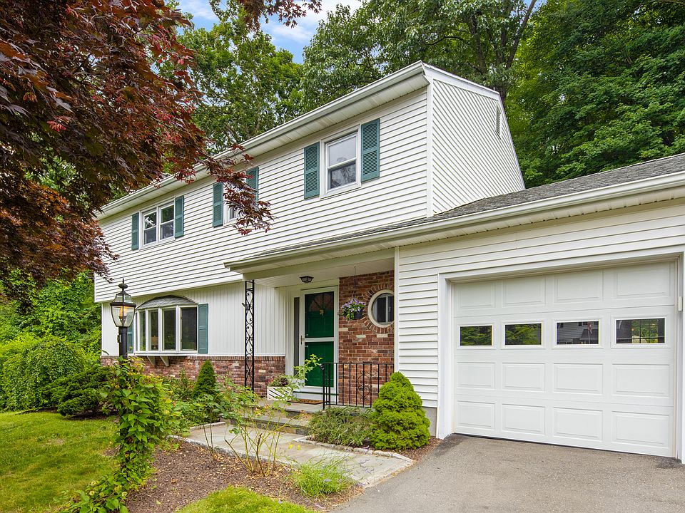 8 Seneca Road