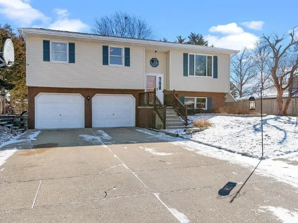 80 Chukar Dr, Chatham, IL 62629