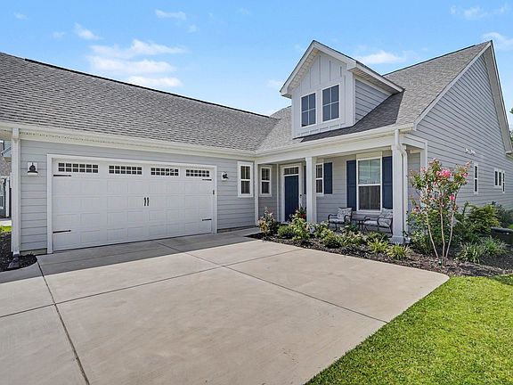3rd image of 470 Rose Fountain Dr.