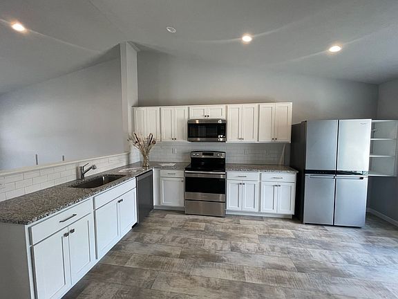 3rd image of 10381 Schrier Ln