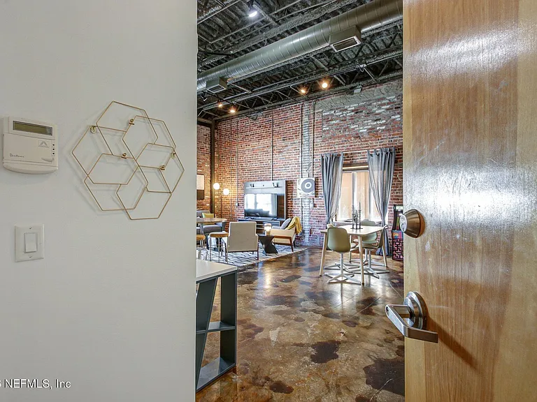 1050 Hendricks Ave #101 — Photo 6