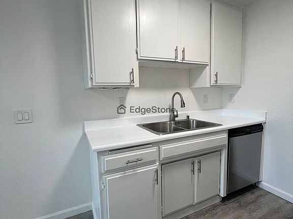 5th image of 11610 Oxford Ave APT 7