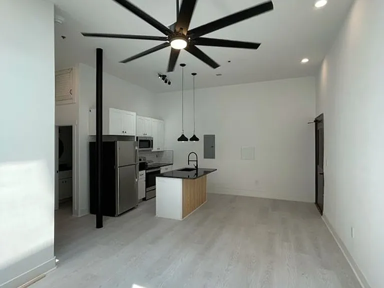 33 Stevens St — Photo 3