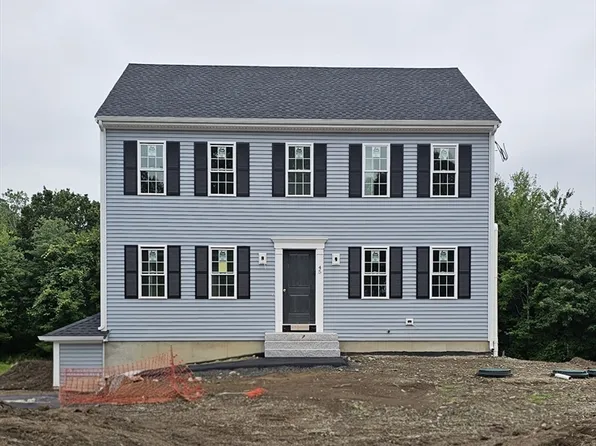 45 N Main St, Freetown, MA 02702