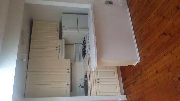 Rented by Metropolitan Realty | media 9