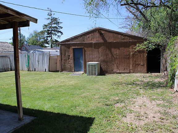 5th image of 811 15th Ave S