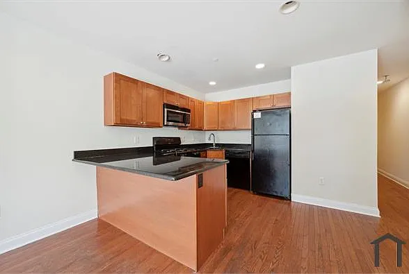 1705 Arlington St — Photo 14
