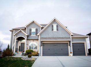 1104 Foxshire Cir, Raymore, MO 64083