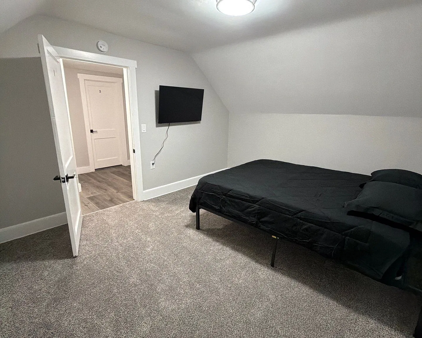 61 Floral Ave — Photo 3