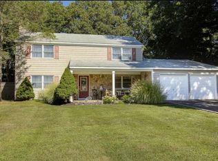 11 Botany Ln, Stony Brook, NY 11790