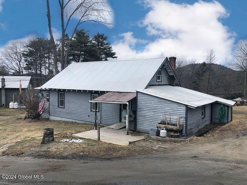4th image of 57 Alden Avenue