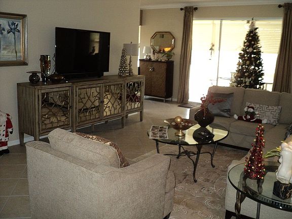 5th image of 3986 Bishopwood Ct W Unit 201