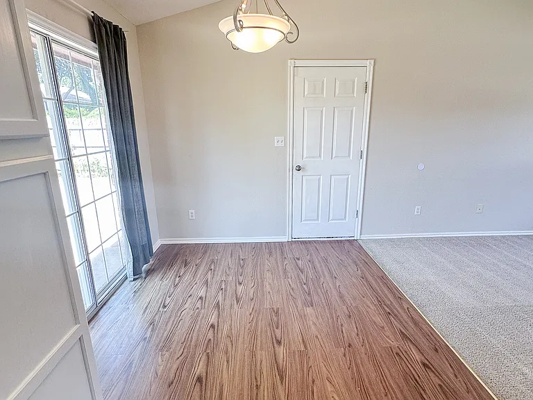 6861 NW Willow Springs Dr — Photo 7