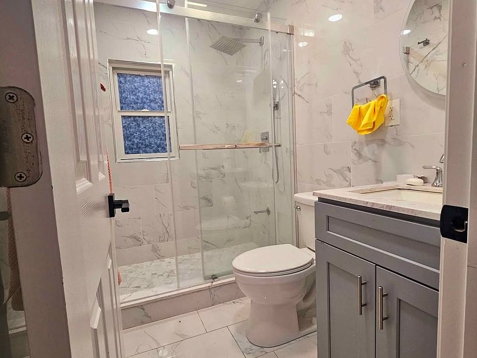 1st image of 421 Saint Agnes Pl Floor 2