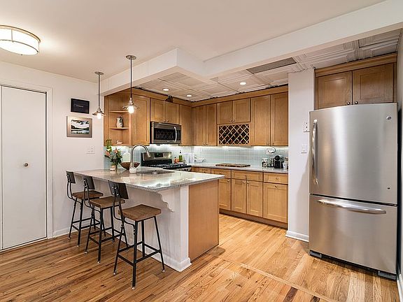 4th image of 357 Varick St APT 224B