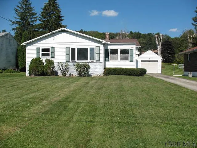 806 Smith St photo 1