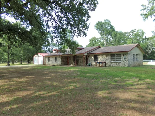 2782 Farm Road 196 N, Blossom, TX 75416