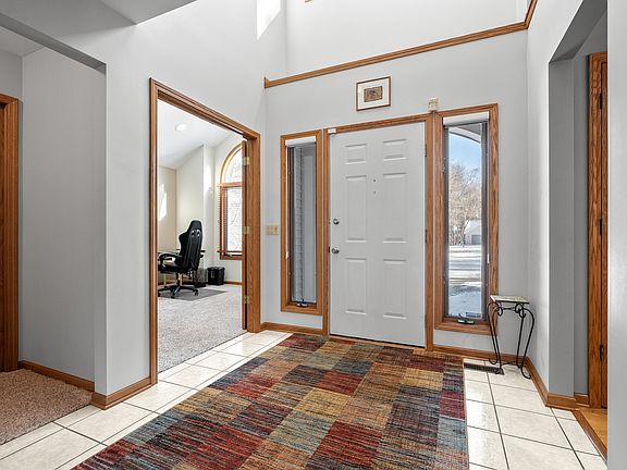 3rd image of 6147 Autumn Rdg