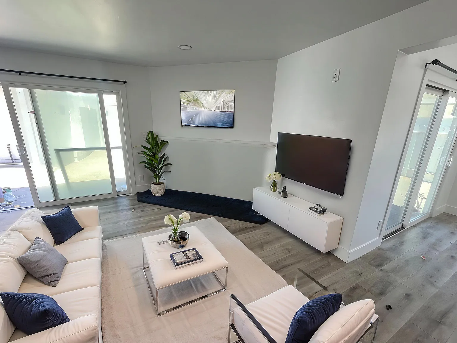 3 bed, $4,995 — Photo 3